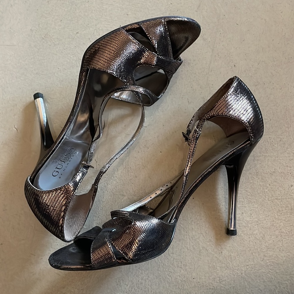 Guess strappy shoes